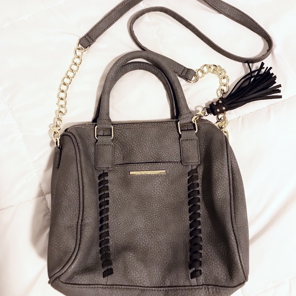 STEVE MADDEN GREY PURSE WITH CROSSBODY STRAP